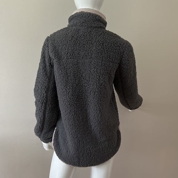 (NWT) Abercrombie & Fitch Grey Super Soft Sherpa Fleece Pullover, Small - Picture 14 of 17